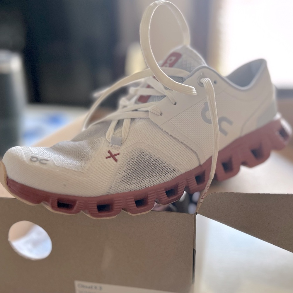 On Cloud x 3 Ice/Auburn Brand New, Never Worn!